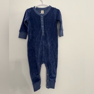 Kate Quinn Velvet onesie- NWT- 6-12 months
